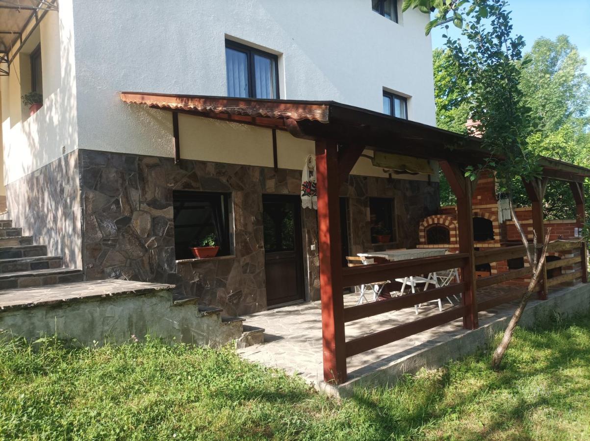 모이세이 Casa Flutar 빌라 외부 사진